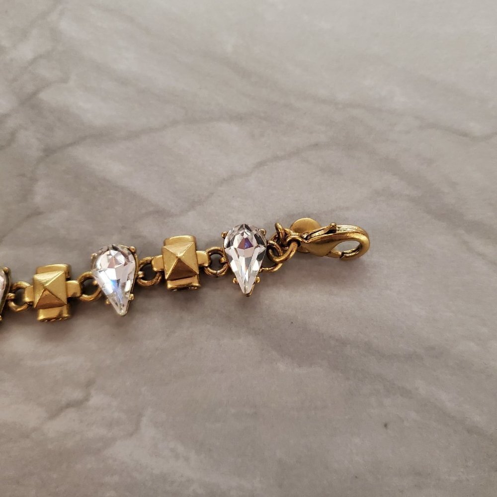 ✨ J.Crew Rhinestone Crystal Pyramid Distressed Antique Teardrop Bracelet ✨ - Picture 6 of 16